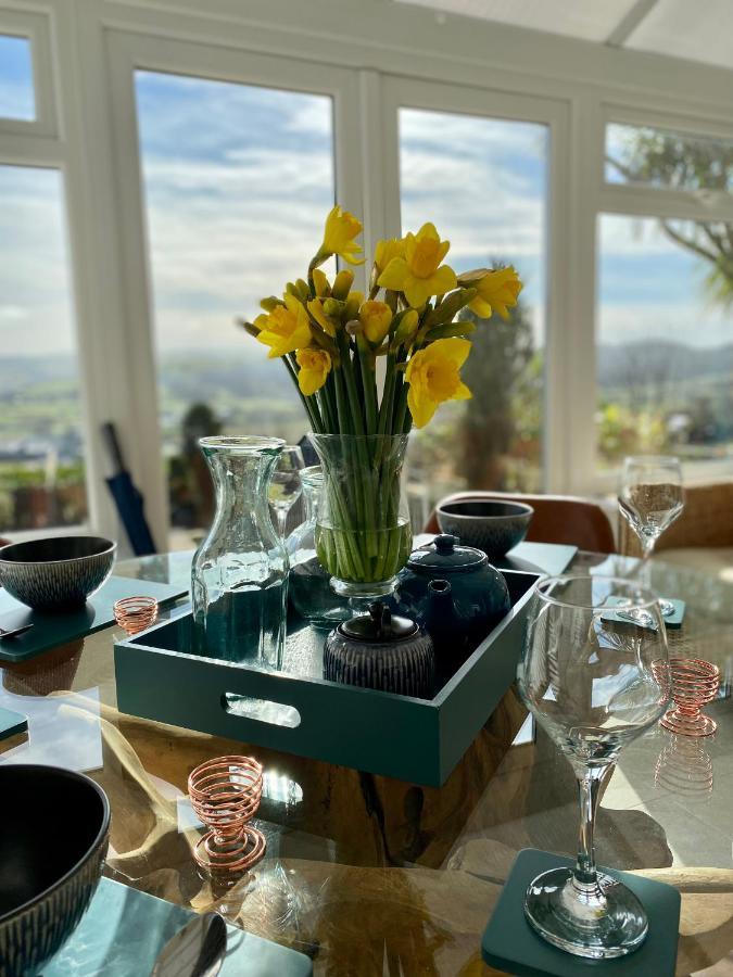 Llandudno Boutique Style Seaside Retreat With Stunning Views Villa โรส์-ออน-ซี ภายนอก รูปภาพ